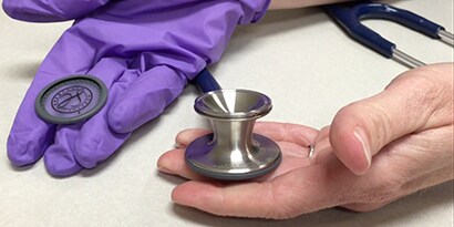 Enseignez plusieurs techniques d'auscultation grâce aux pavillons polyvalents.
